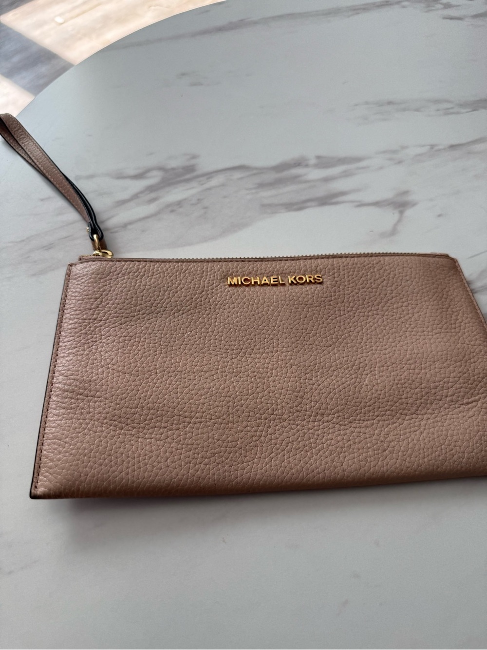 MICHAEL KORS Pebbled Leather Wristlet in baby pink
